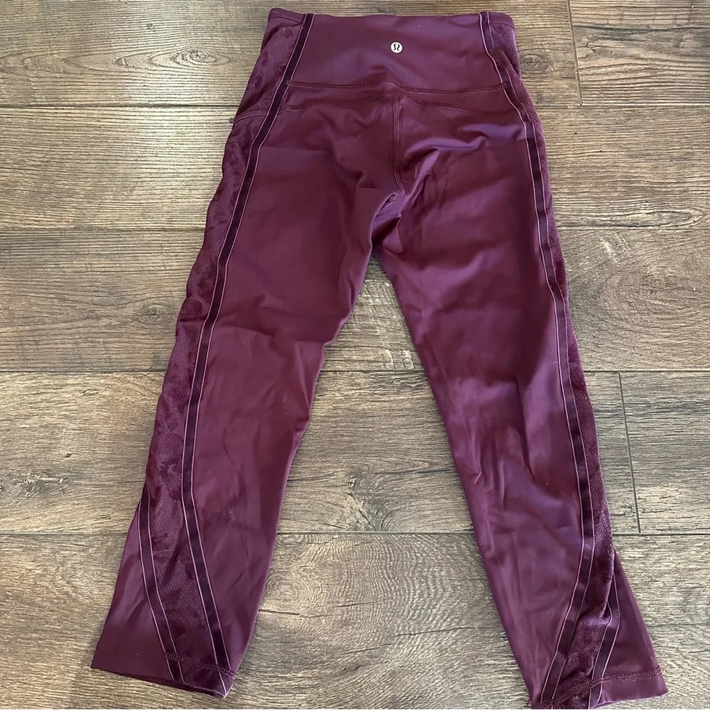 LuluLemon Wunder Under Velvet‎ Floral Crop Leggings Sz 4